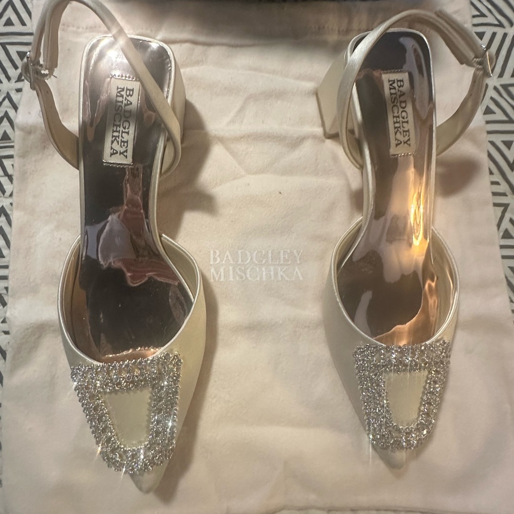 Badgley Mischka - emmie slingback pointed toe pump - ivory